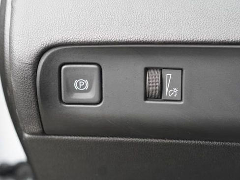 Used 2023 Buick Enclave Essence image 15