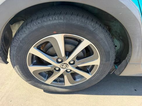 Used 2018 Toyota Prius C One w/ Carpet Mat Package FWD image 27