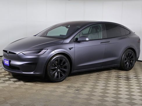 Used 2023 Tesla Model X Plaid image 7