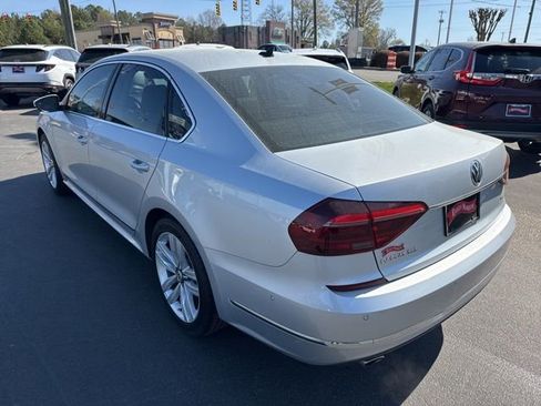 Used 2017 Volkswagen Passat 1.8T SEL Premium image 3