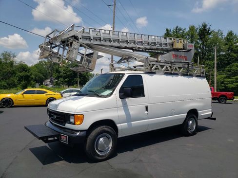 Used 2005 Ford E-350 and Econoline 350 Extended Super Duty RWD image 5
