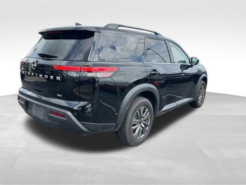 Used 2024 Nissan Pathfinder SV image 7
