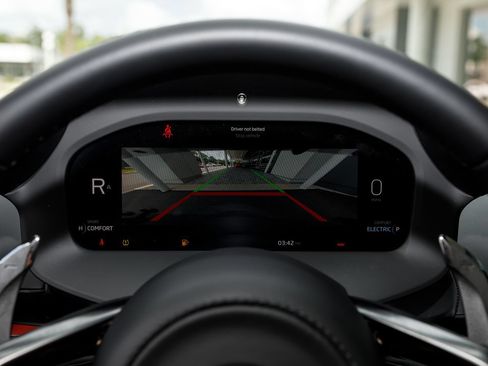 Used 2025 McLaren Artura Spider RWD image 42