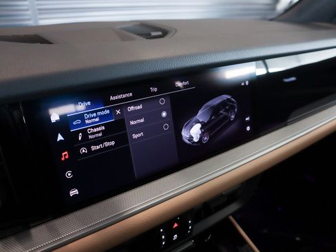 Certified 2025 Porsche Cayenne image 16