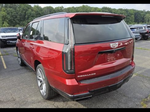 Used 2025 Cadillac Escalade Sport Platinum AWD/4WD image 3