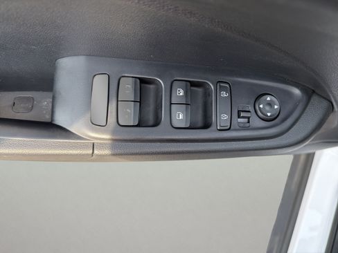 Used 2025 Hyundai Venue SEL FWD image 20