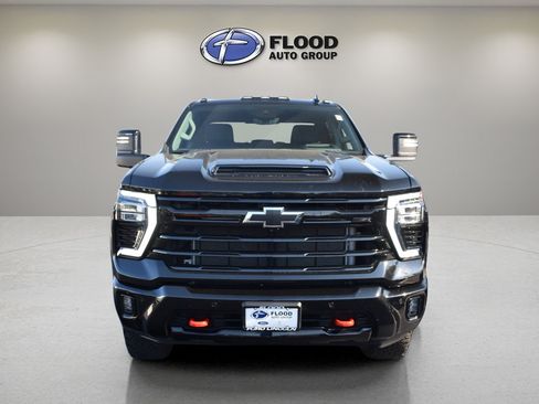 Used 2025 Chevrolet Silverado 2500 LTZ w/ LTZ Plus Package AWD/4WD image 2