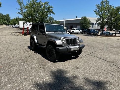 Used 2014 Jeep Wrangler Sahara AWD/4WD image 4