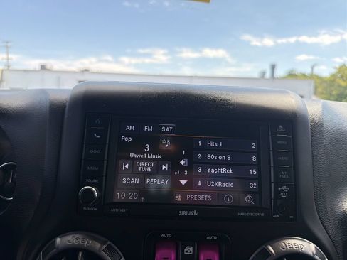 Used 2018 Jeep Wrangler Unlimited Sport S AWD/4WD image 23