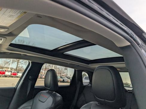 Used 2018 Jeep Cherokee Trailhawk w/ Quick Order Package 27L image 3