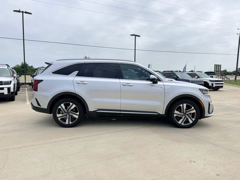 Used 2023 Kia Sorento SX Prestige AWD/4WD image 4
