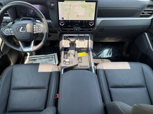 Used 2025 Lexus GX 550 w/ Accessory Package (CT) AWD/4WD image 24