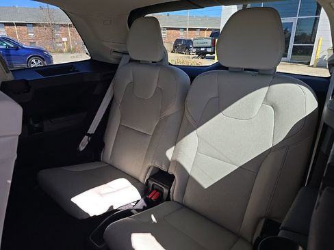 Used 2019 Volvo XC90 T5 Momentum image 26