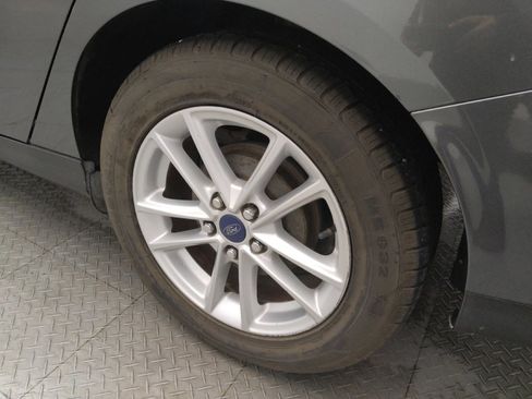Used 2017 Ford Focus SE image 31