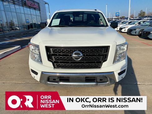 Used 2021 Nissan Titan SV w/ SV Convenience Package image 8