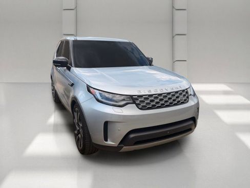 Used 2024 Land Rover Discovery S AWD/4WD image 3