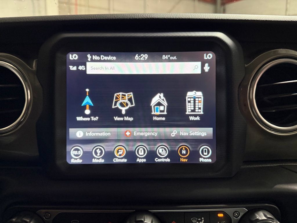 Used 2019 Jeep Wrangler Unlimited Sahara w/ Uconnect 4C Nav & Sound Group AWD/4WD image 16