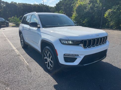 Used 2024 Jeep Grand Cherokee Limited AWD/4WD image 1