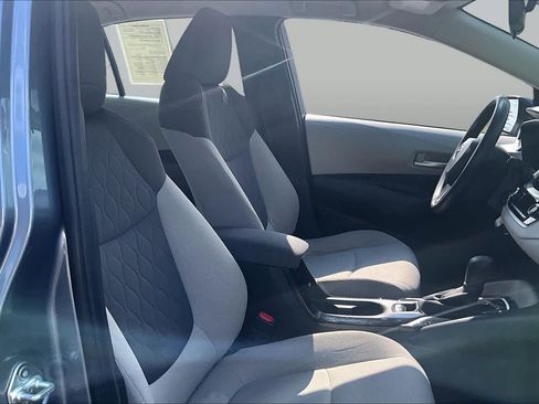 Used 2021 Toyota Corolla LE w/ Carpet Mat Package (TMS) FWD image 9