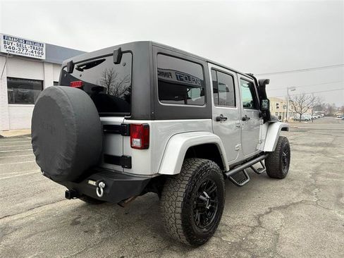 Used 2012 Jeep Wrangler Unlimited Sahara image 6