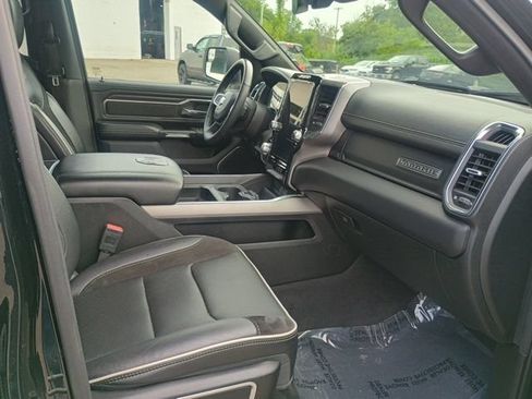 Used 2025 RAM 1500 Laramie AWD/4WD image 15