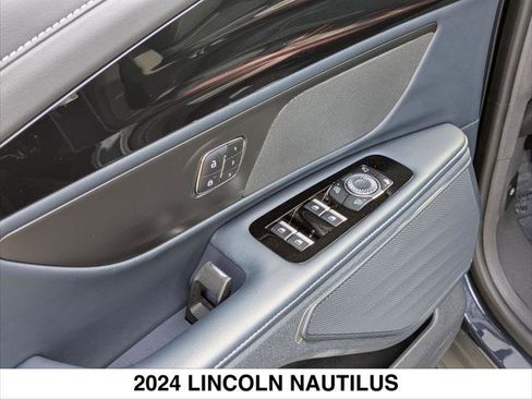 Certified 2024 Lincoln Nautilus Reserve image 11