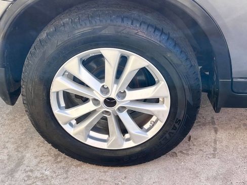 Used 2015 Nissan Rogue SV w/ SV Moonroof Package image 10