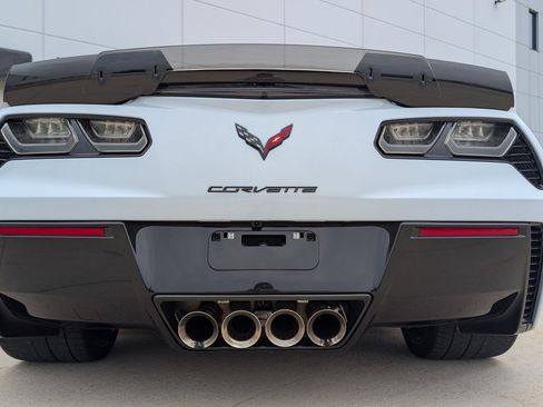 Used 2018 Chevrolet Corvette Z06 w/ Carbon 65 Edition RWD image 13
