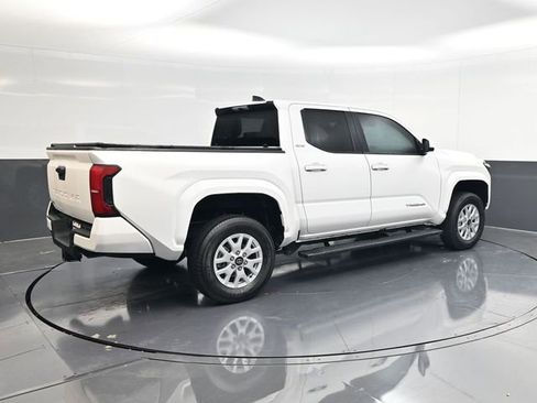 Used 2024 Toyota Tacoma SR5 AWD/4WD image 3