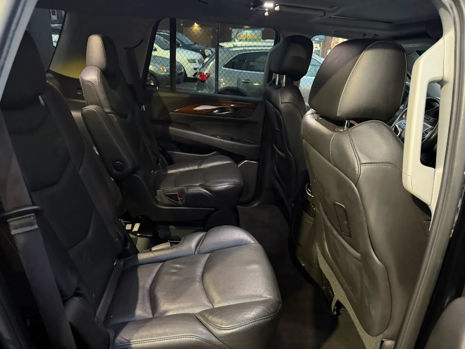 Used 2017 Cadillac Escalade Premium Luxury AWD/4WD image 13