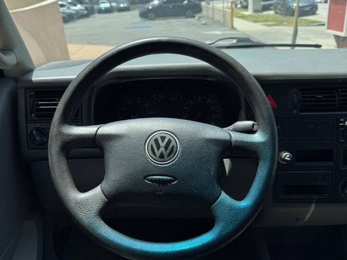 Used 2002 Volkswagen Eurovan MV FWD image 25