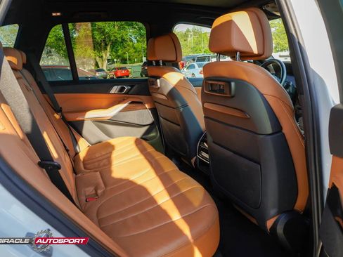 Used 2019 BMW X5 xDrive40i w/ M Sport Package AWD/4WD image 37