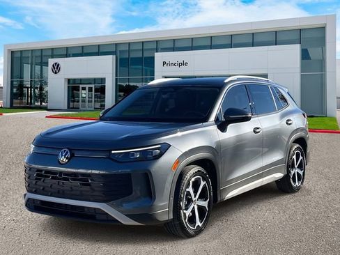 New 2026 Volkswagen Tiguan SE FWD image 1