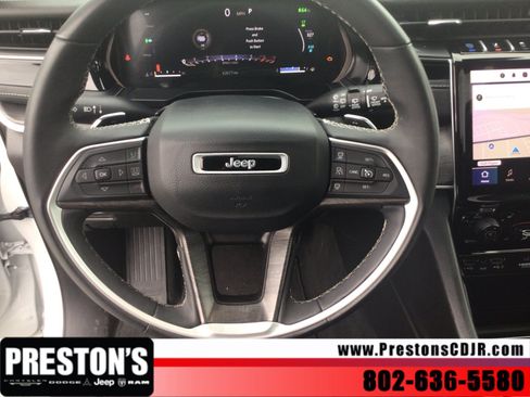 Used 2024 Jeep Grand Cherokee Limited 4xe AWD/4WD image 11