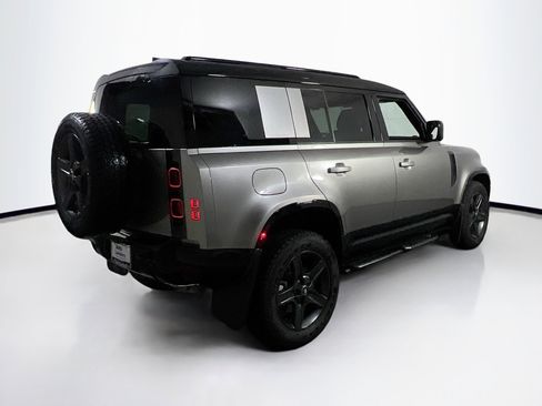 Used 2025 Land Rover Defender 110 X-Dynamic SE image 5