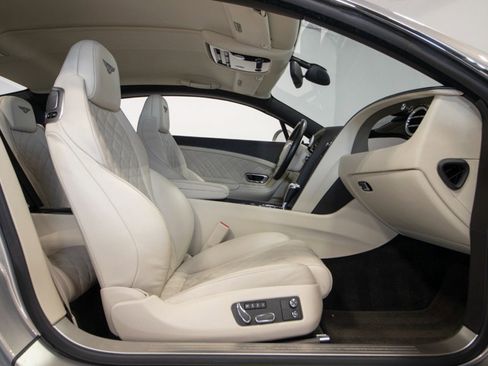 Used 2017 Bentley Continental GT image 43