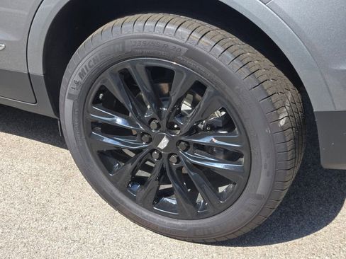 New 2025 Cadillac XT5 Premium Luxury image 17