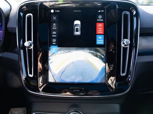 Used 2023 Volvo XC40 Recharge Ultimate AWD/4WD image 14