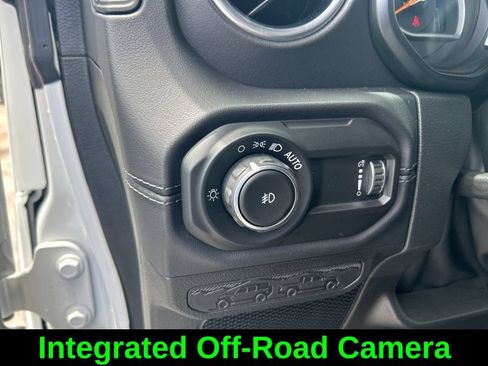 Certified 2025 Jeep Wrangler Unlimited Sahara AWD/4WD image 36