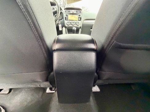 Used 2016 Subaru Crosstrek 2.0i Premium AWD/4WD image 34