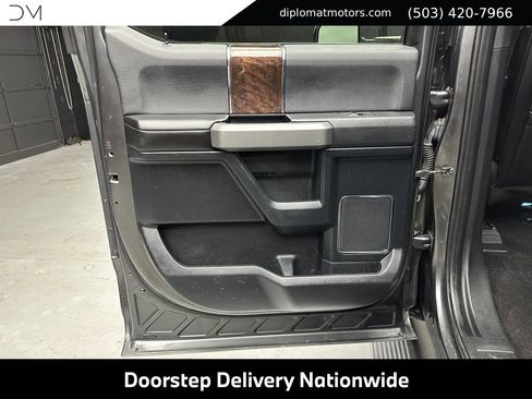 Used 2016 Ford F150 Platinum w/ Equipment Group 701A Luxury AWD/4WD image 25