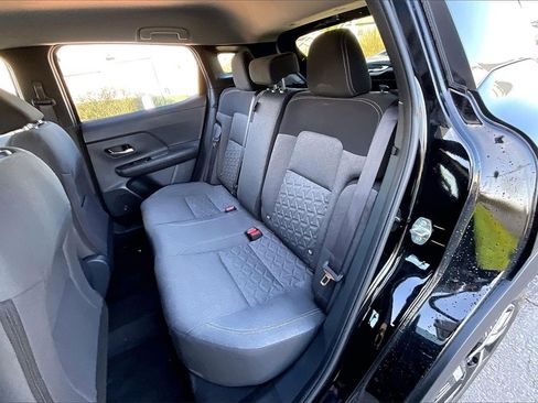 Used 2025 Nissan Kicks SV image 23