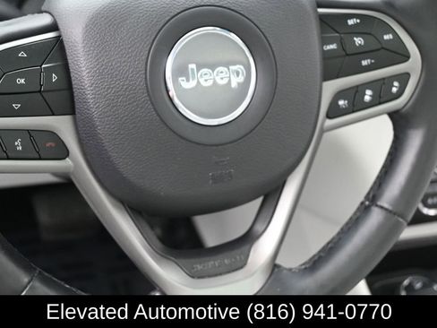 Used 2019 Jeep Cherokee Limited w/ Technology Group image 17