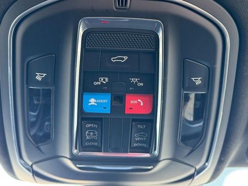 New 2026 Jeep Grand Cherokee Laredo image 8