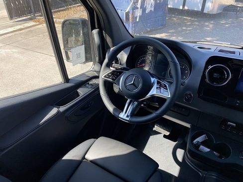 New 2026 Mercedes-Benz Sprinter 2500 image 3
