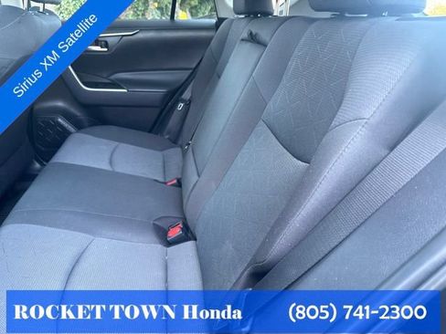 Used 2025 Toyota RAV4 XLE AWD/4WD image 19
