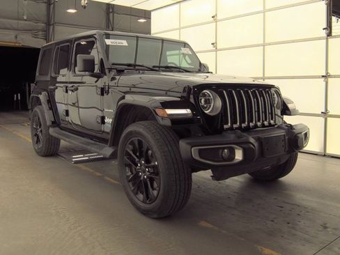 Used 2021 Jeep Wrangler Unlimited Sahara image 3