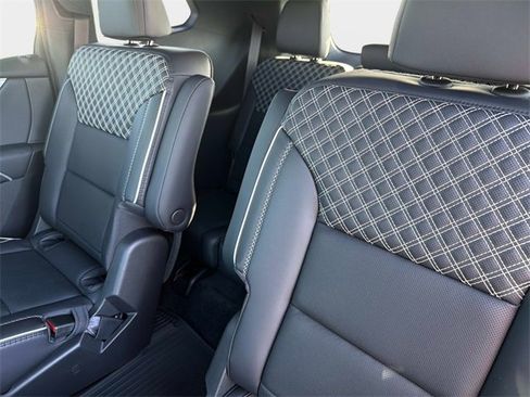 New 2026 GMC Acadia Denali w/ Super Cruise Package image 13