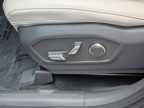 Used 2025 Hyundai Santa Fe SEL FWD image 22