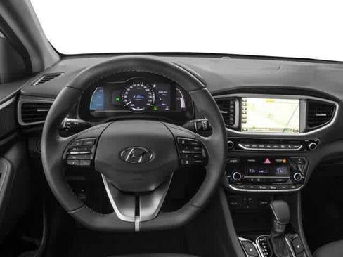 Used 2018 Hyundai Ioniq SEL image 4
